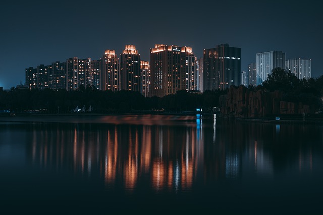 建筑物 湖畔 夜晚 灯光
